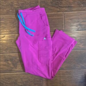 Pink cargo style figs